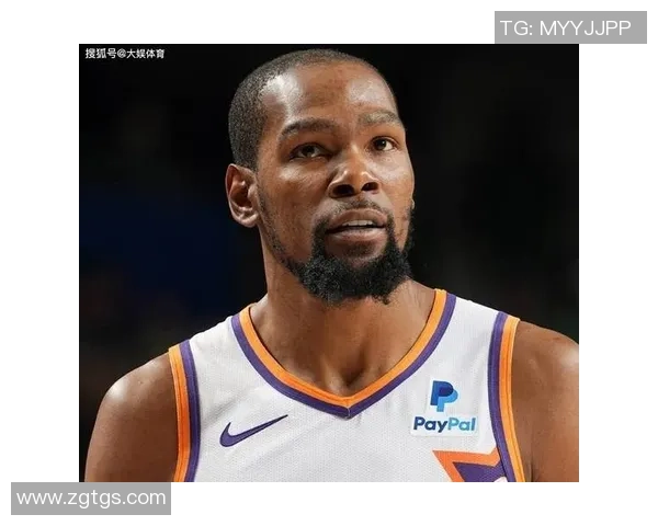 篮球明星的传奇人生与赛场辉煌故事探秘揭示其背后的坚持与奋斗